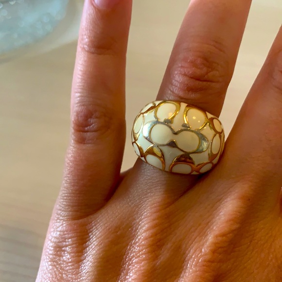 Coach Ring - Picture 2 of 4